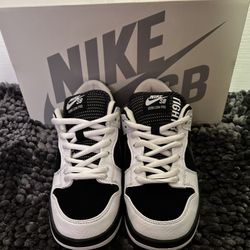 Nike TightBooth SB Dunk Low Pro Black and White Sneakers/Skateboard Shoes Size 8