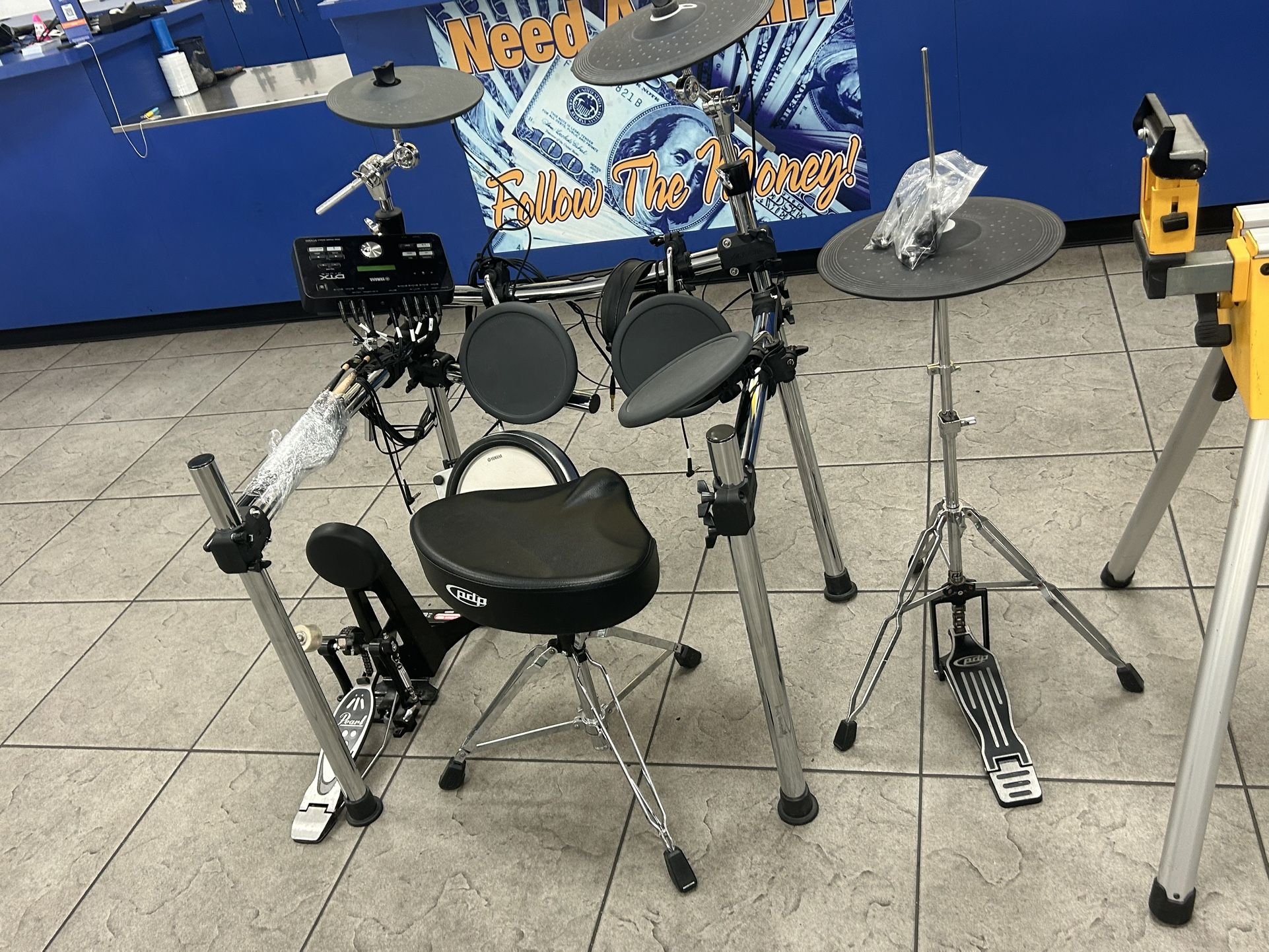 Yamaha Electric Drum Set