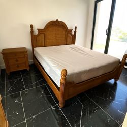 Bed Queen size Tommy Bahama style