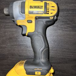 Dewalt impact drill with battery and charger 