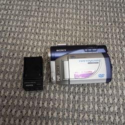 Sony Handycam Dcr-dvd300 Mini Camcorder 
