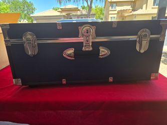 Seward Explorer 30 in. Trunk with Wheels & Lock, Blue