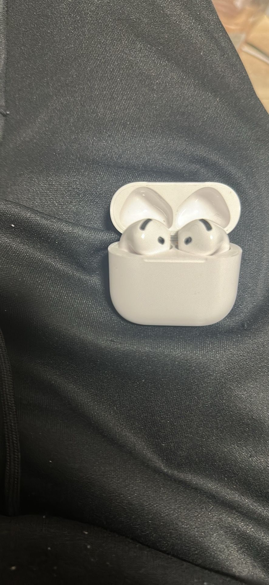 Apple AirPod Gen 4