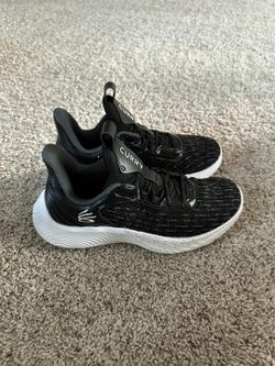 Size 9 - Under Armour Curry Flow 9 Team Black
