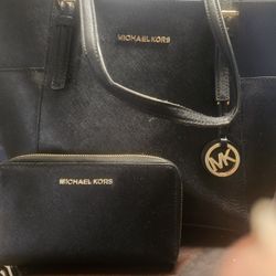 Michael Kors Bag With Matching Wallet 