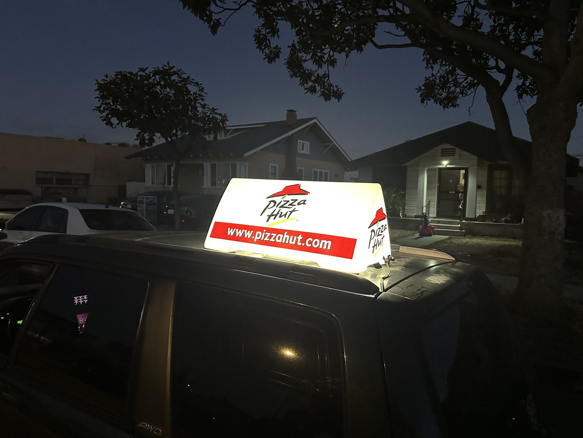 Pizza Hut Car Topper