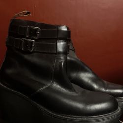 Rare Dr Martens Caitlyn Platform Boot
