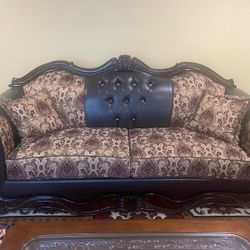 Elegant Sofa & Loveseat Set – Great Condition – Pet-Free Home – Pickup Only