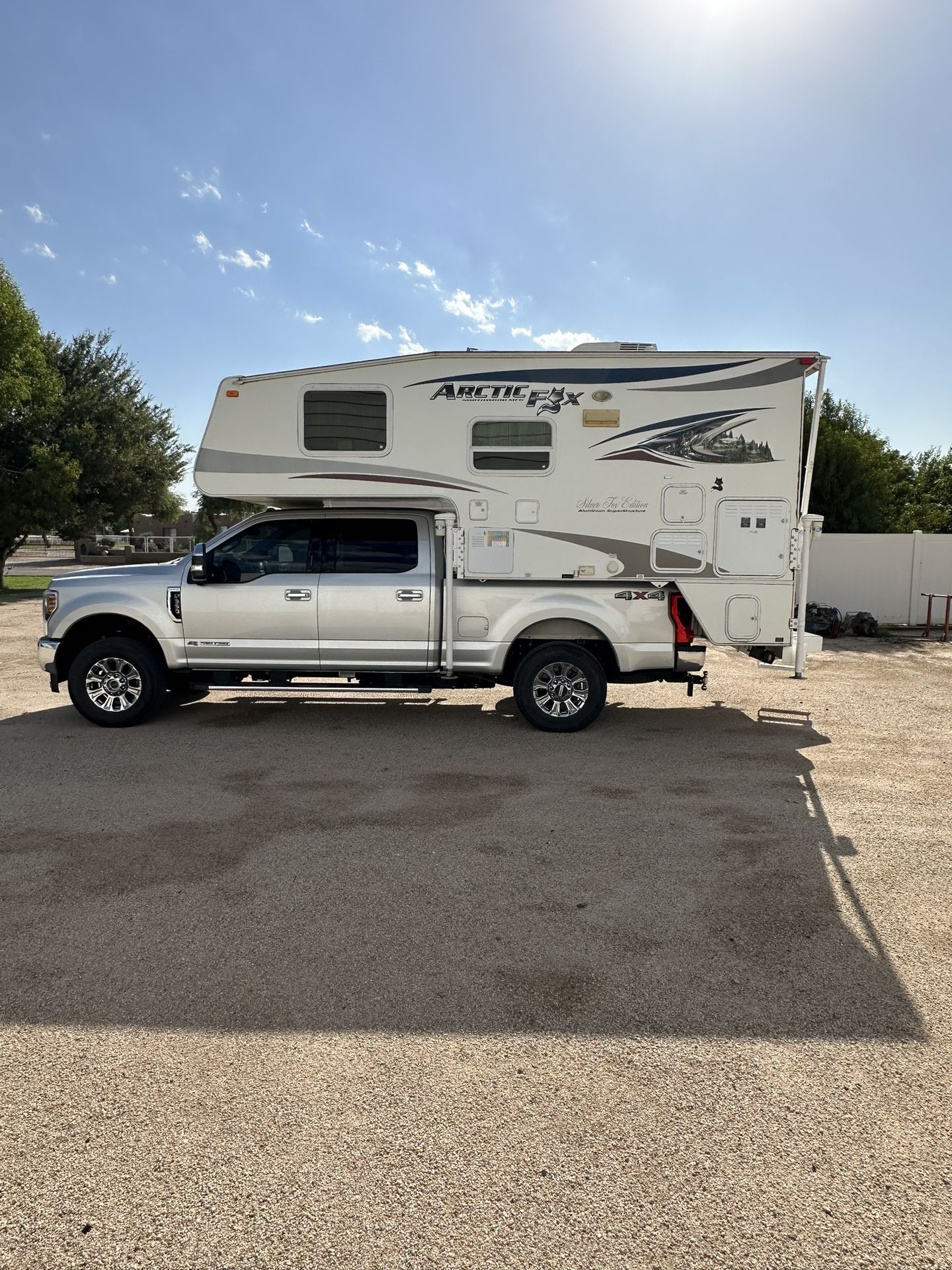 Arctic Fox Pick up Camper