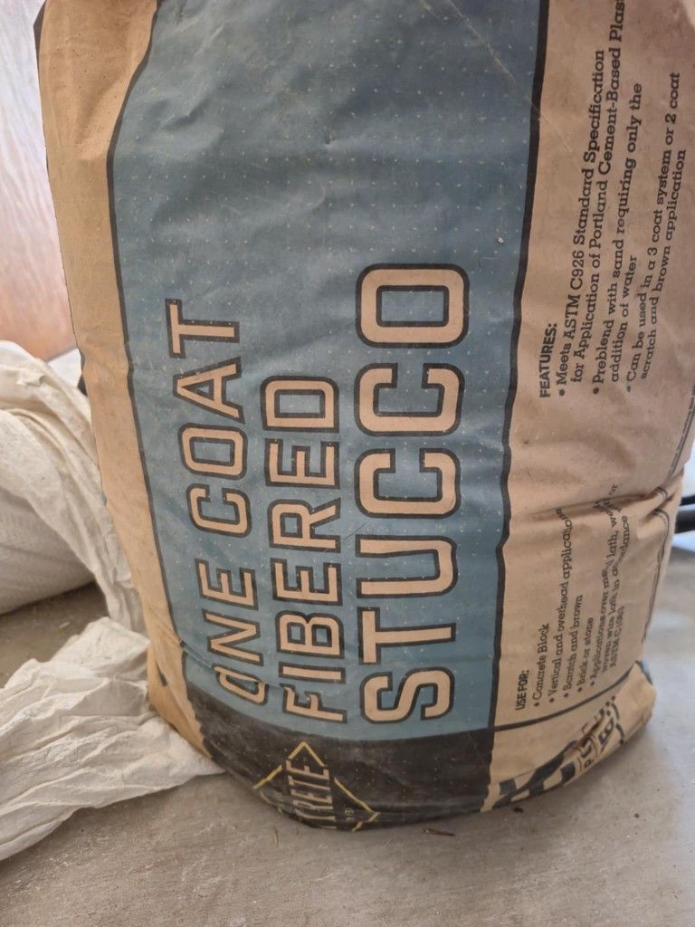 BRAND NEW UNOPENED BAG OF ONE COAT FIBERED STUCCO