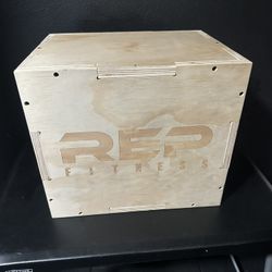 Rep Fitness wood plyo box size small 