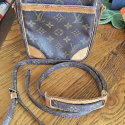 VINTAGE LOUIS VUITTON DANUBE  CROSSBODY STRAP