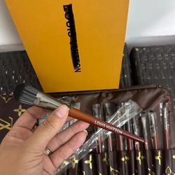 Ins. (pi).  Red  - Make Up Brushes Set