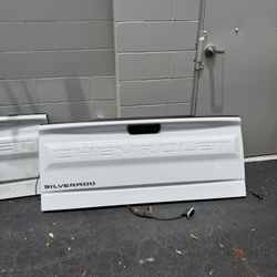 Chevy Silverado Tailgate