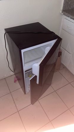 Mini fridge