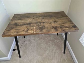 Desk/ Small Wooden Table