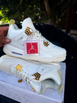 Jordan 4 Blanco con Dorado – Nuevo