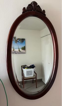 oval mirror