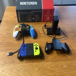 Nintendo Game Controller and Joycon Charging Dock