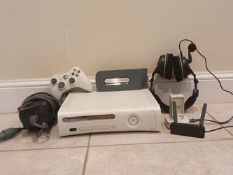 Xbox 360 + 33 very good games + TB Headsets