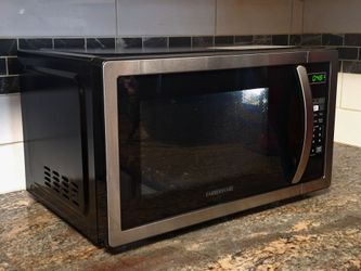 FARBERWARE 1.1 CU FT 1000-WATT COUNTERTOP MICROWAVE OVEN - EXCELLENT CONDITION