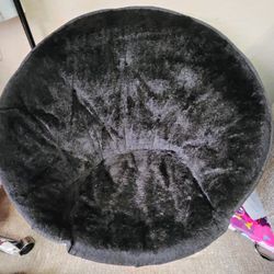 Mainstay Foldable Faux-Fur Saucer Chair, Multiple Colors (Black Plush)