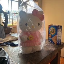 Hello Kitty piggy bank