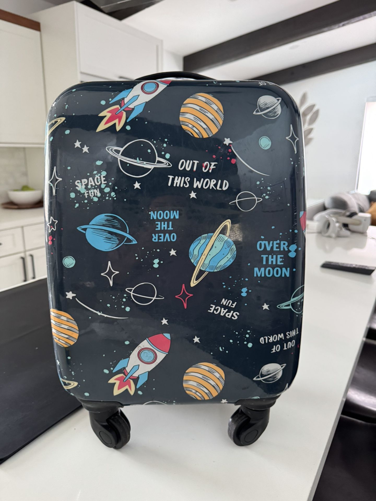 Carry On Kids/ Suitcase