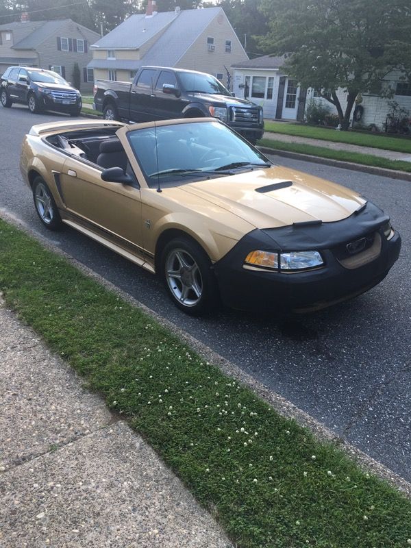 2000 Ford Mustang