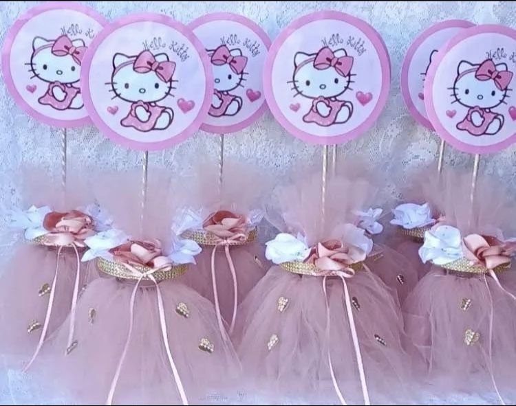Hello Kitty Centerpieces