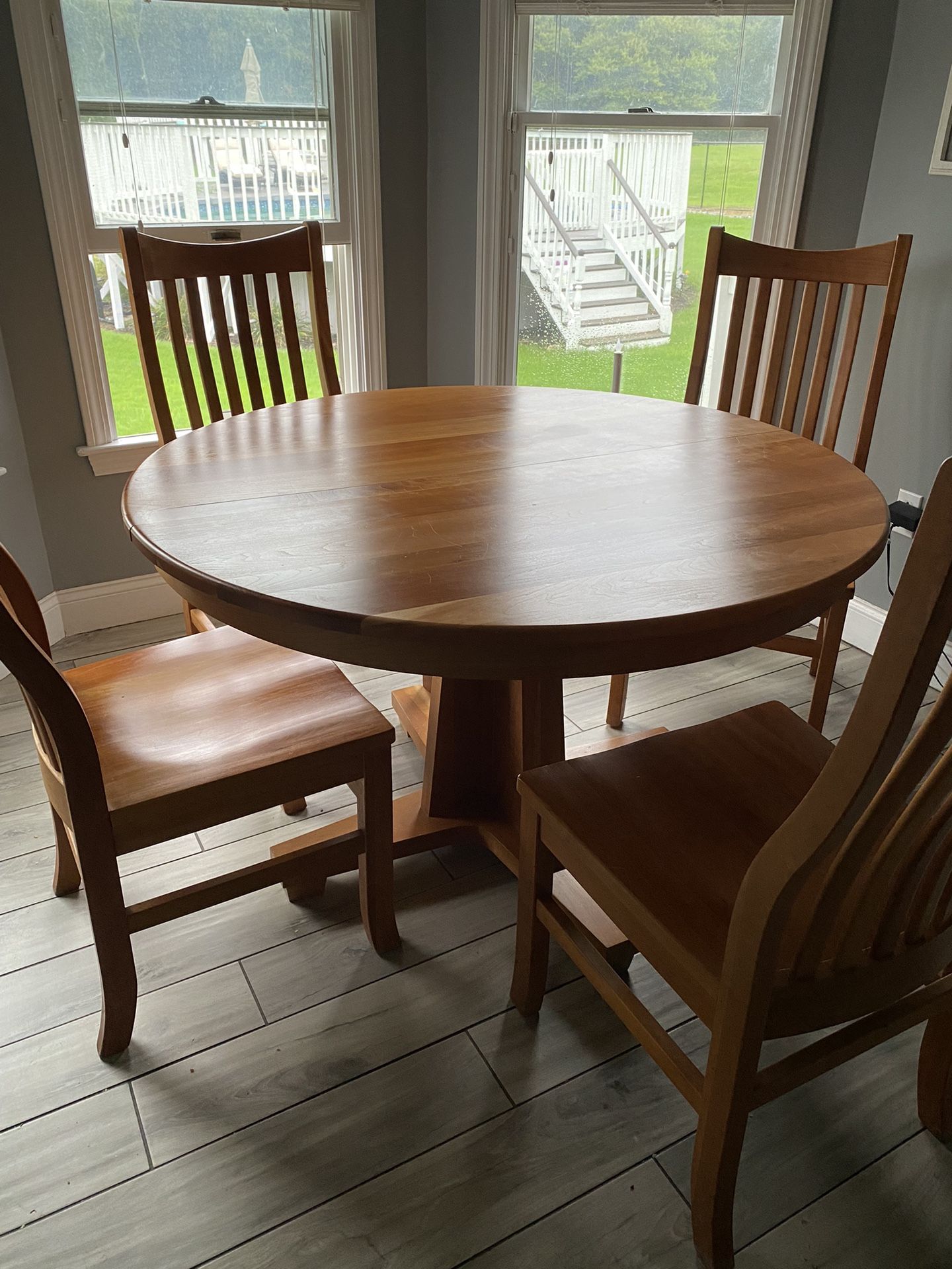Caperton Dining Room Table 9 Pieces