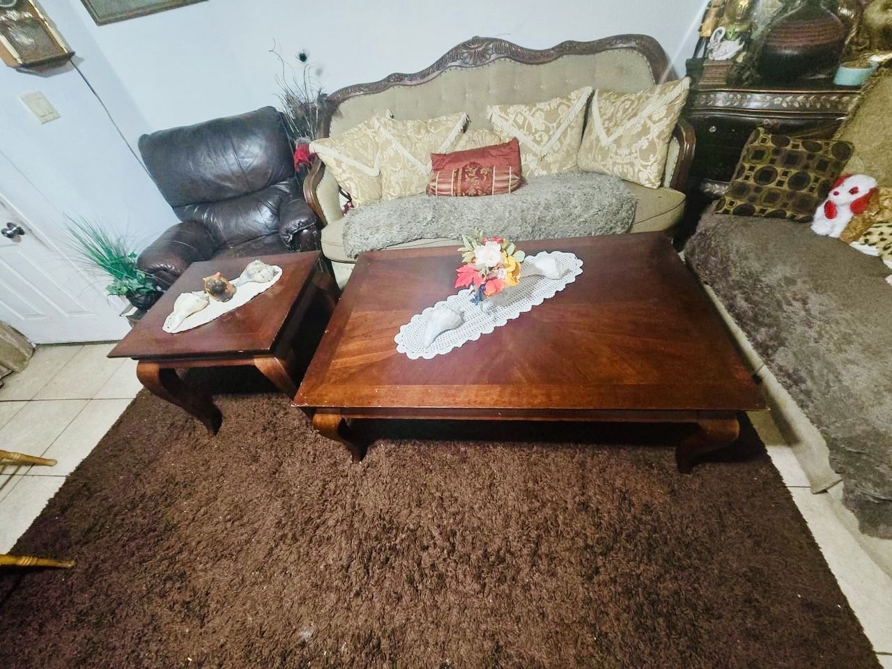 Beautiful Wood Coffee Table And Side Table Set