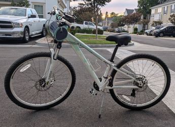 KHS SixFifty 300 Women’s Mountain Bike – Small – 27.5” / 650B