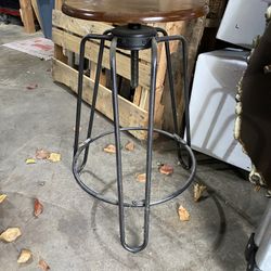 Adjustable Work Bench Stool 