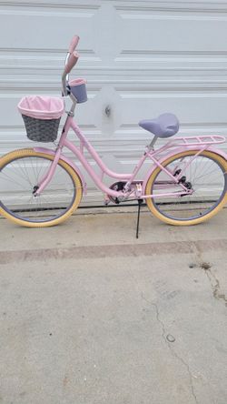 26" Beach Cruiser Like New Used Couple Months Only In 2020.. Been Sitting In Garage