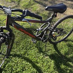 Hyper Full Suspension Mountain Bike – Shimano – 26” Wheels