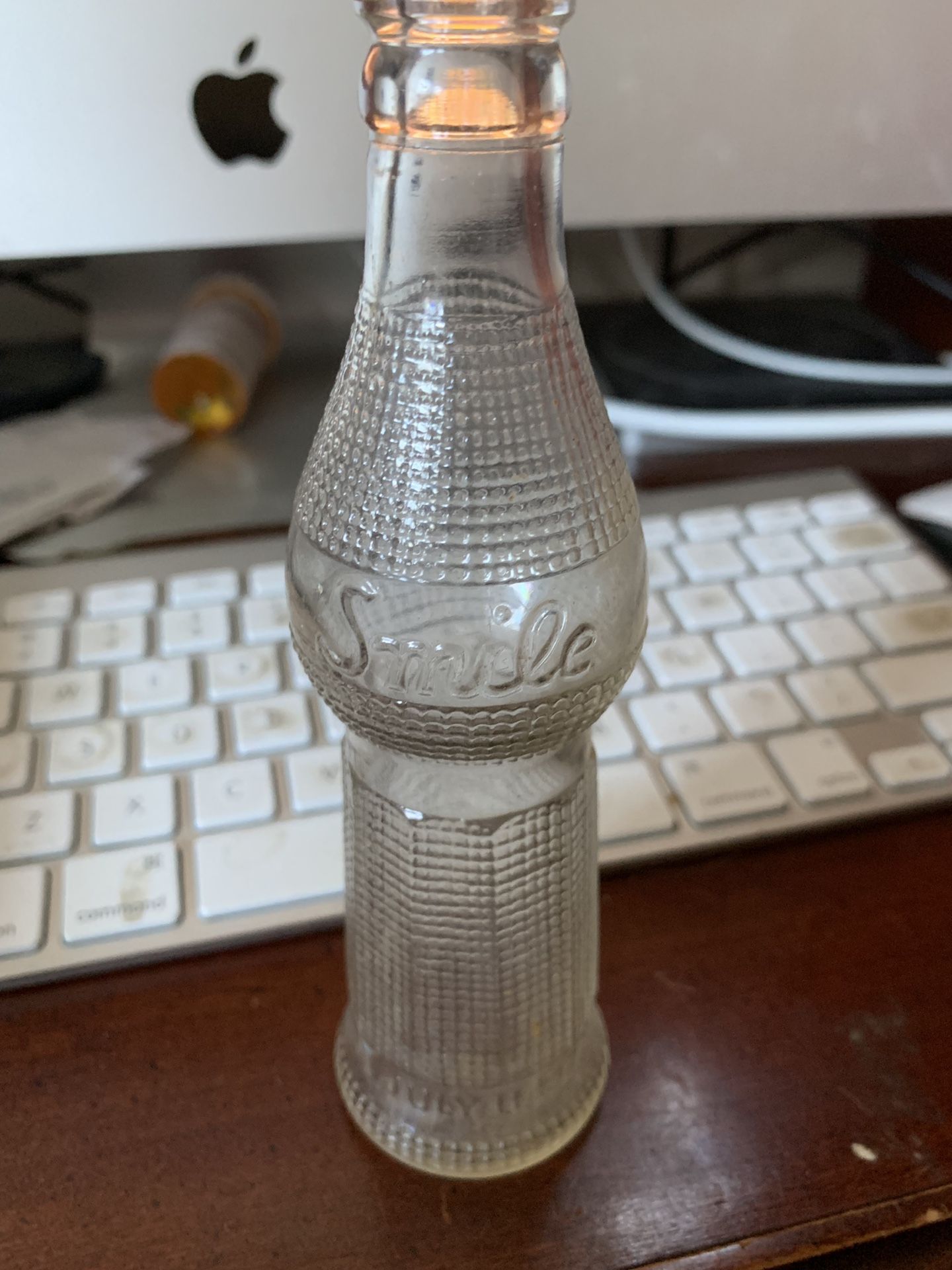 Antique pat.july 1922 2.5 oz smile sample soda bottle