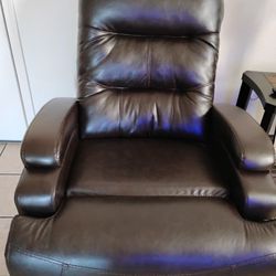 2 Recliners 1 End Table & 1 Ottoman 