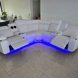 Brand New Power Reclining Sectional Sofa / Sofa Seccional Reclinable Electrico Nuevo a Estrenar …. Fast 🚚