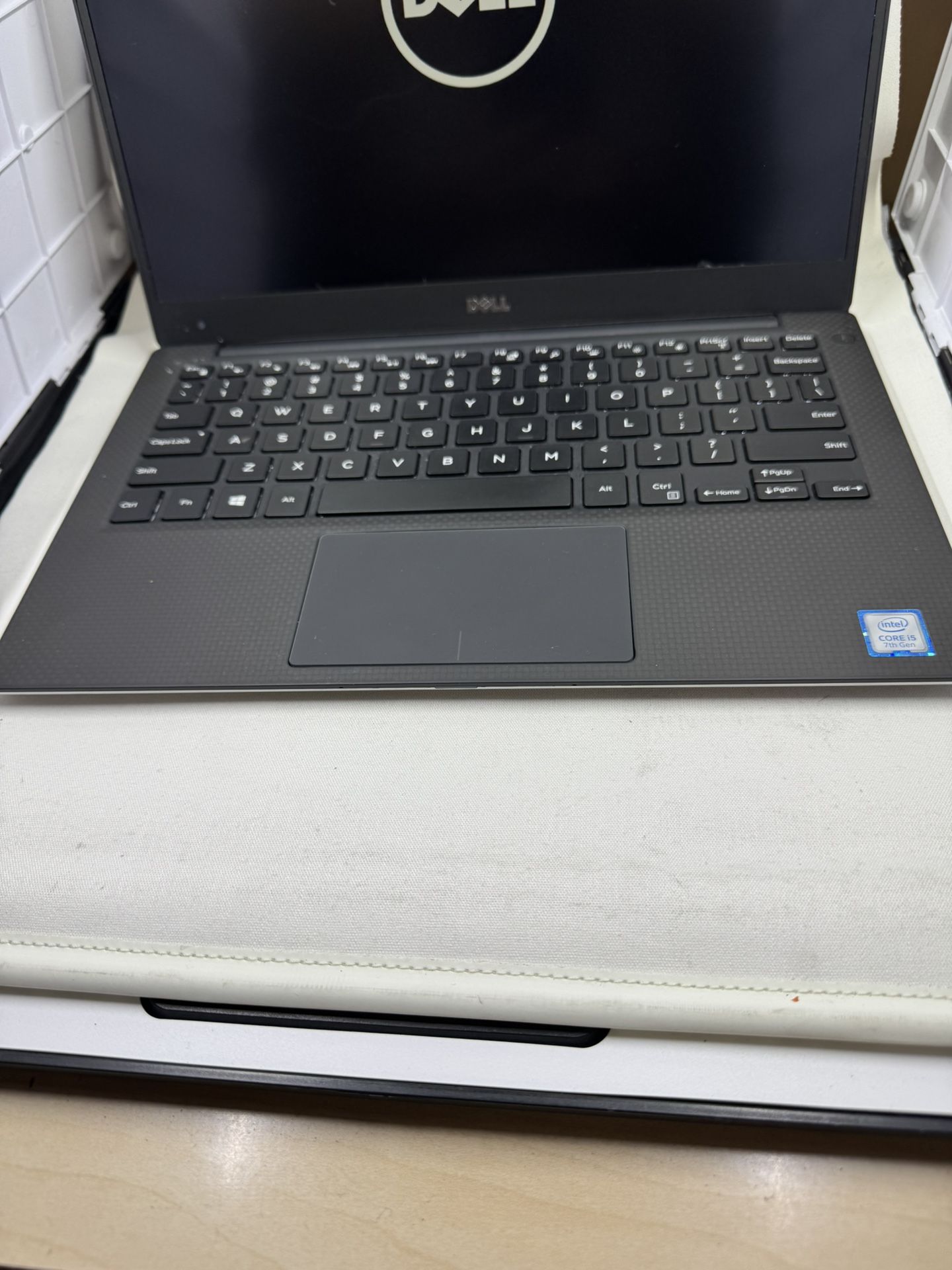 美品 Dell Corei5 gen 13, ram 8/ ssd 256 Dell XPS 13 9360 i5, 8GB RAM, 256GB SSD, 13.3” FHD, Win 10 Pro