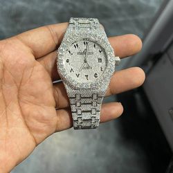 Mozanite  Diamond  Pass Diamond  Test Bling Bling Watch Newer Used 