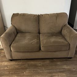 brown loveseat in great condition 