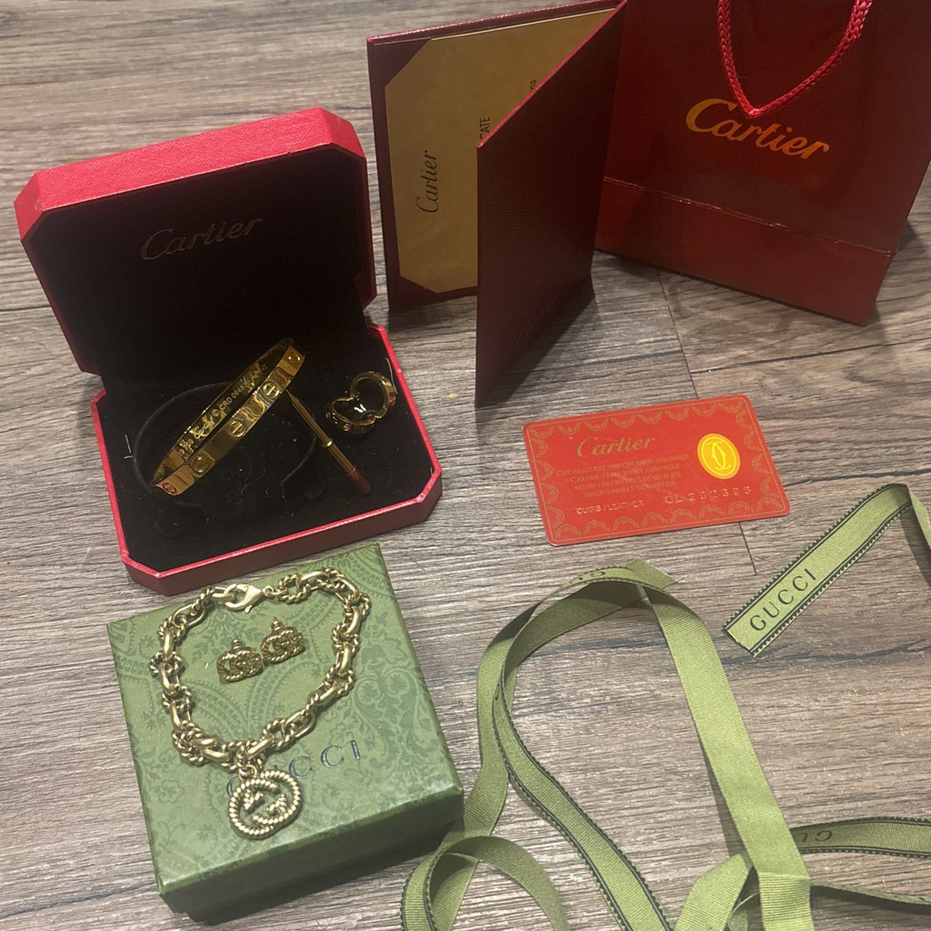 Cartier Women Set Jewelry  and Gucci Set . LV Bag Or Key Pendant