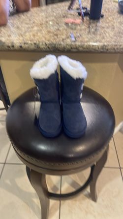Bearpaw Navy Boots