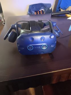HTC Vive VR Headset and ControllersHTC Vive VR Headset and Controllers