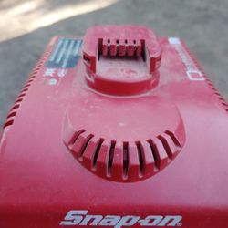 Snap-on CTC620 18V Battery Charger