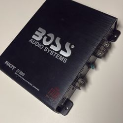 Boss Audio Amp