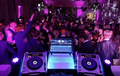 DJ