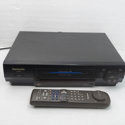 PANASONIC VCR WITH REMOTE CONTROL. TESTED.
