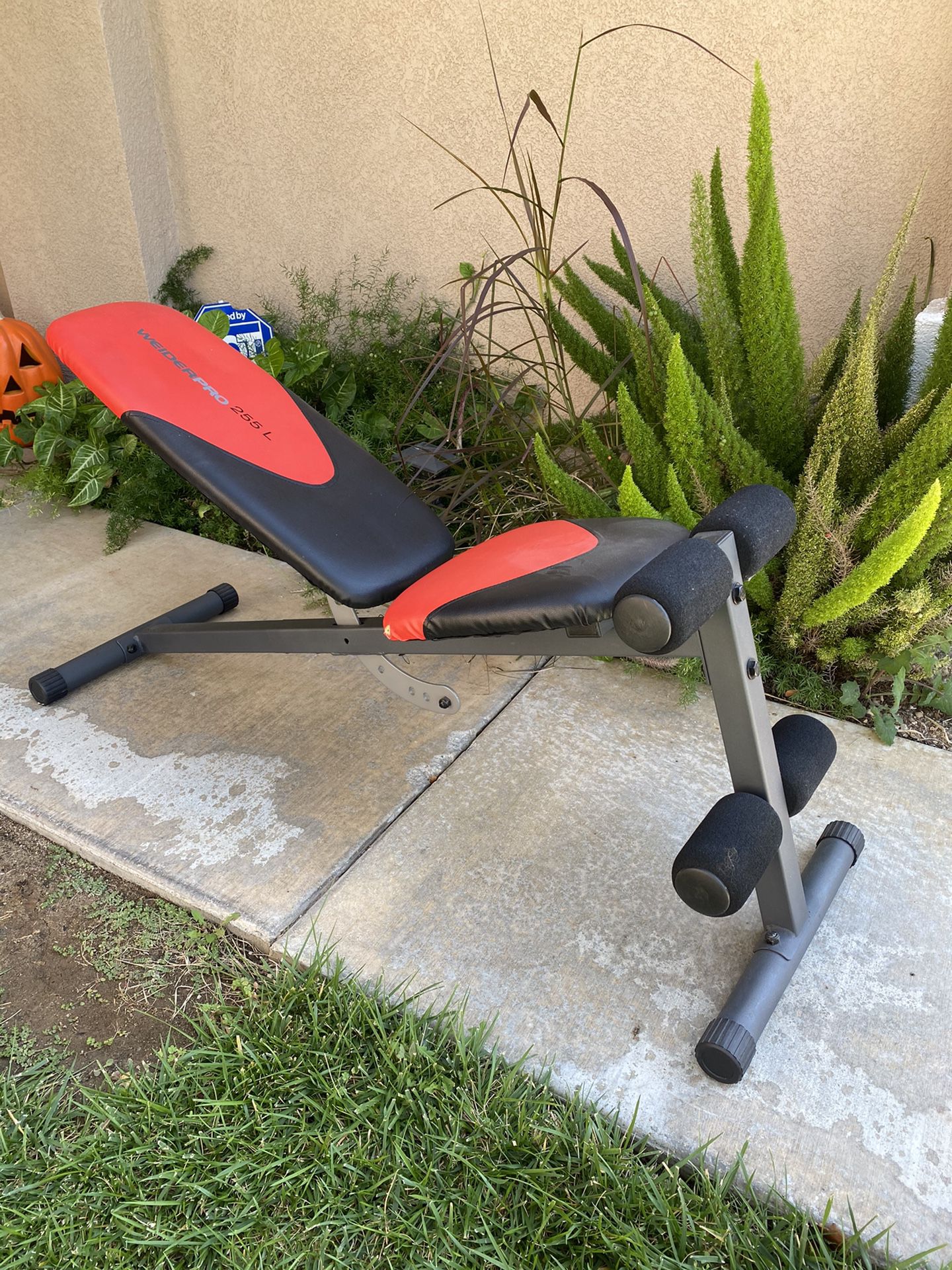 Selling a adjustable incline exercise bench weider pro 255L